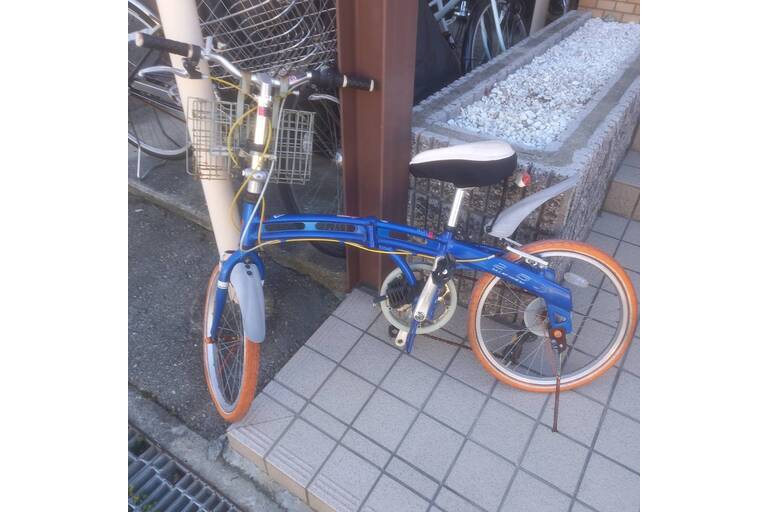 87158